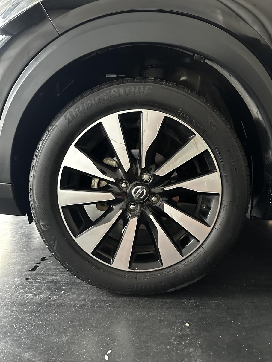 
								Nissan Kicks 1.6 Advance MT full									