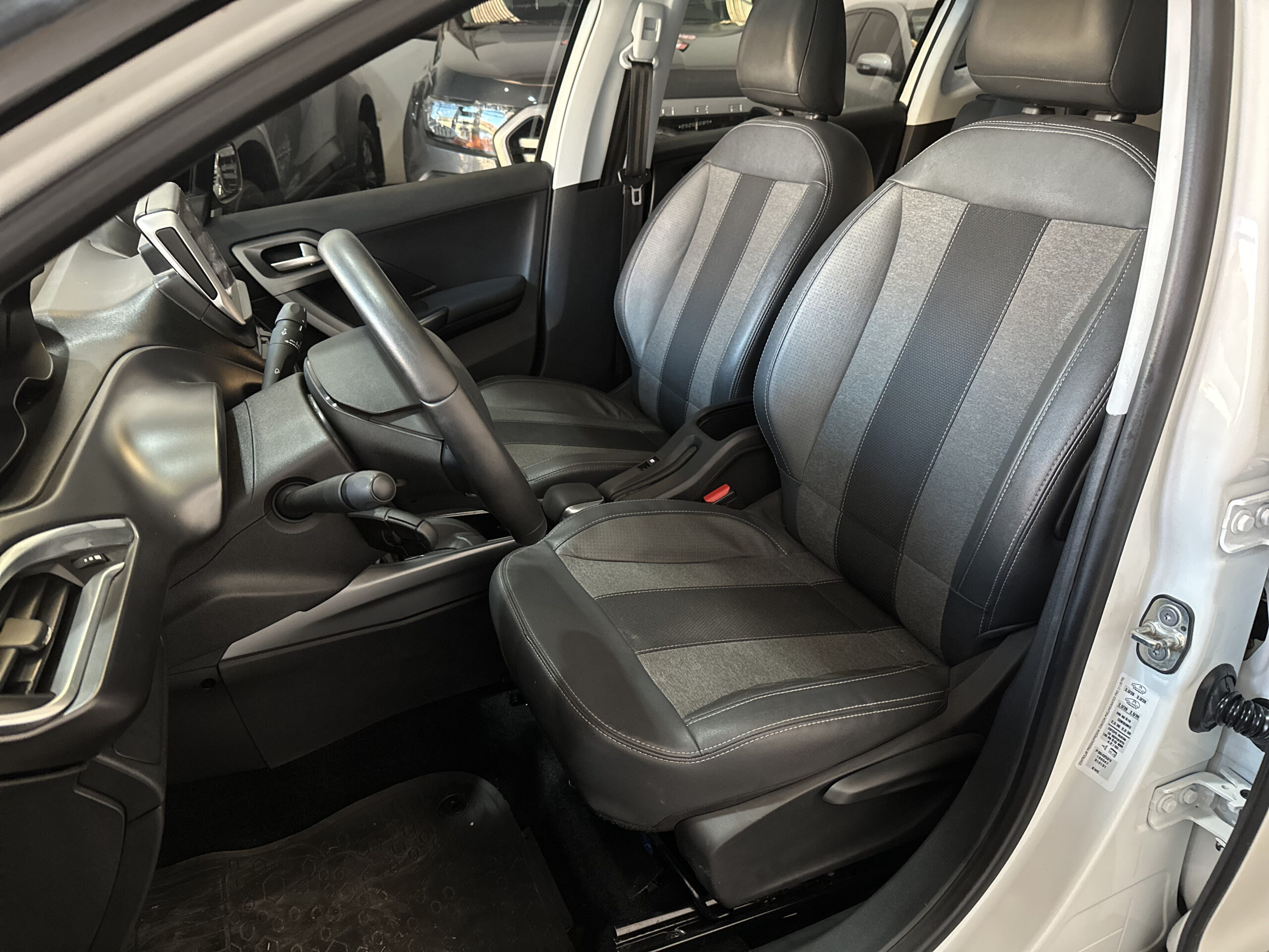 
								PEUGEOT 2008 Sport 1.6 thp Tiptronic full									