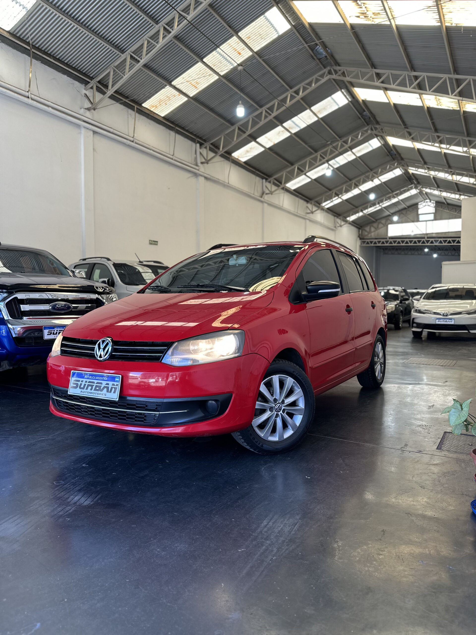 
								VOLKSWAGEN SURAN TRENDLINE 1.6 full									