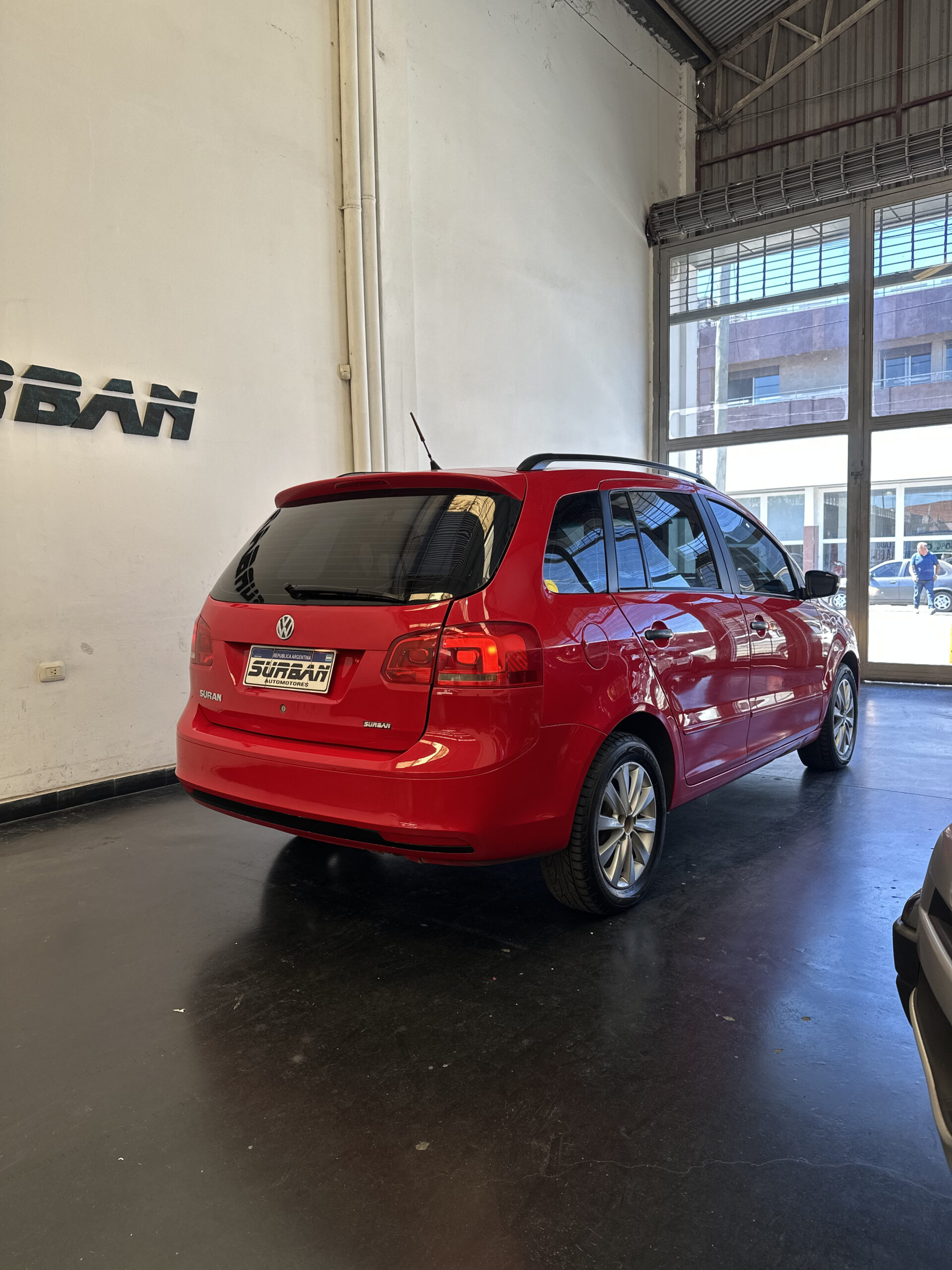 
								Volkswagen Suran 1.6 Trendline full									