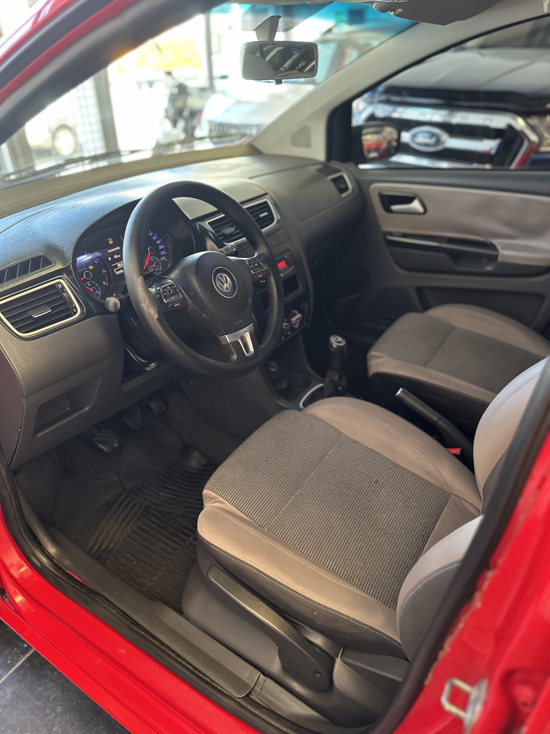 
								VOLKSWAGEN SURAN TRENDLINE 1.6 full									