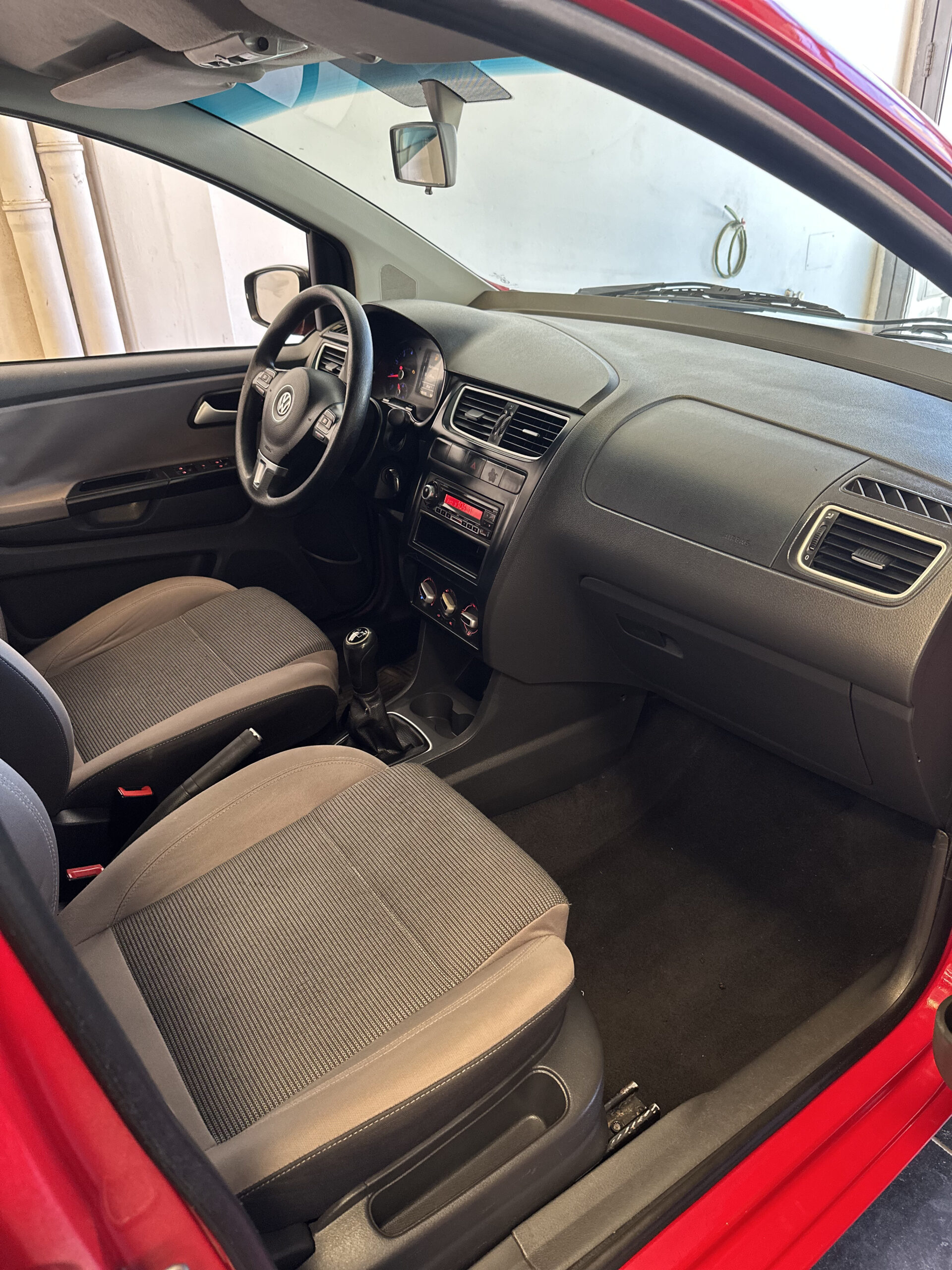 
								VOLKSWAGEN SURAN TRENDLINE 1.6 full									