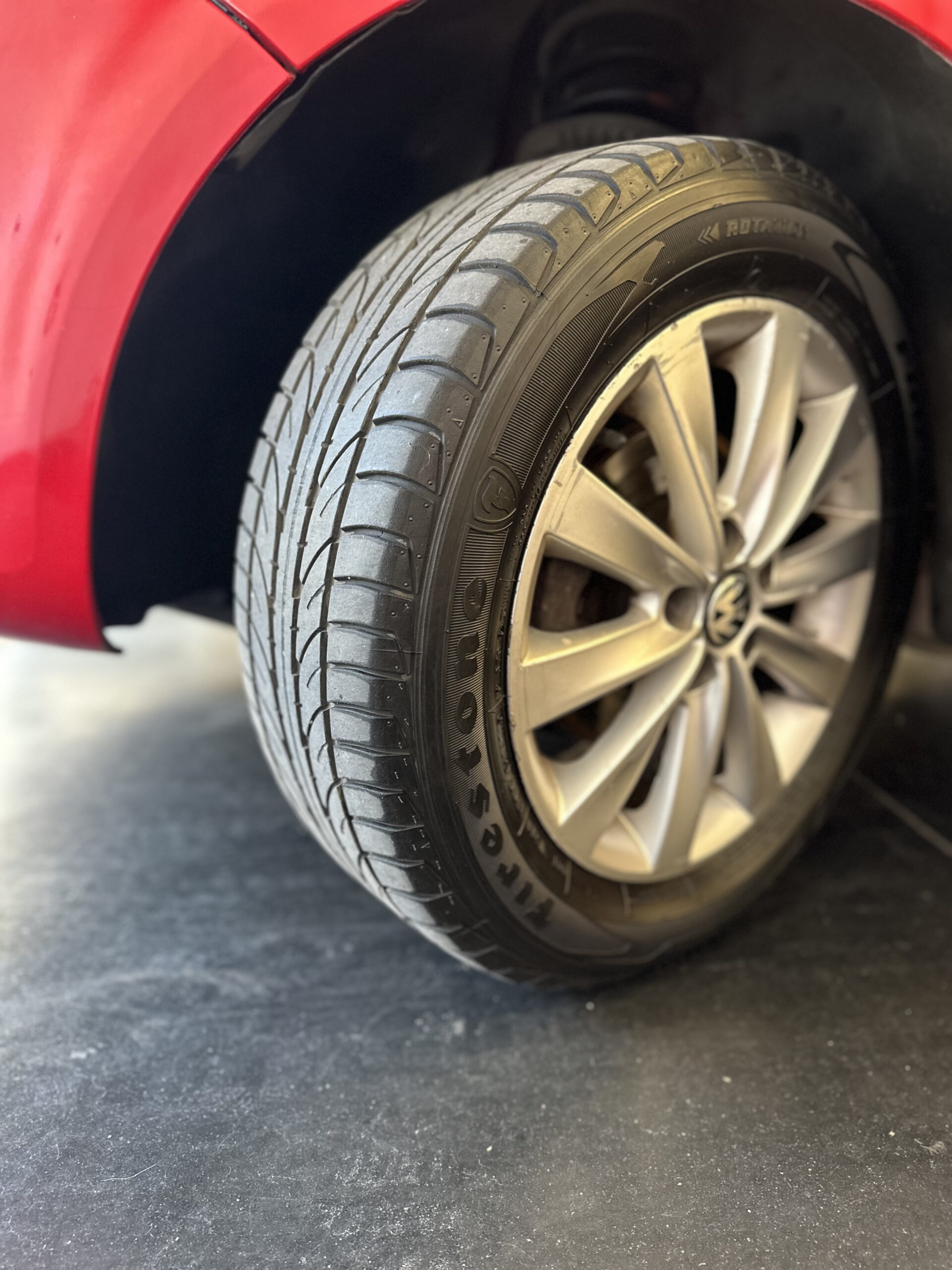 
								Volkswagen Suran 1.6 Trendline full									