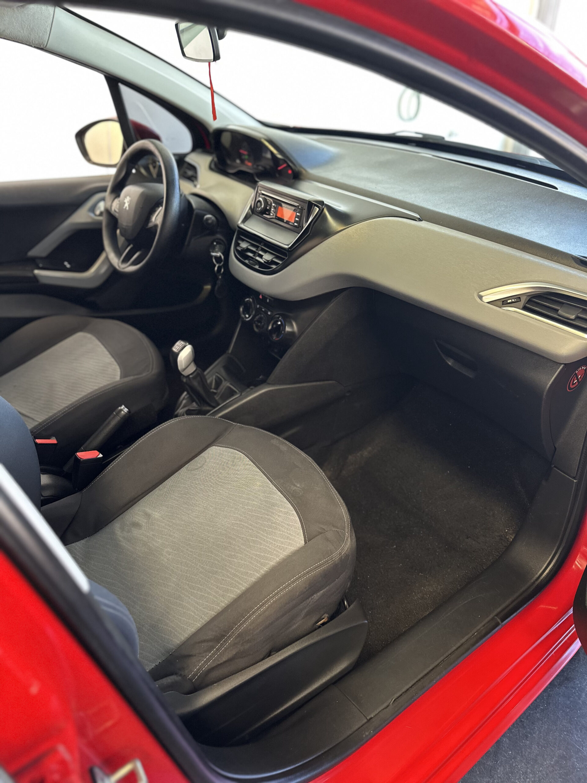 
								PEUGEOT 208 1.5 Active 5p full									