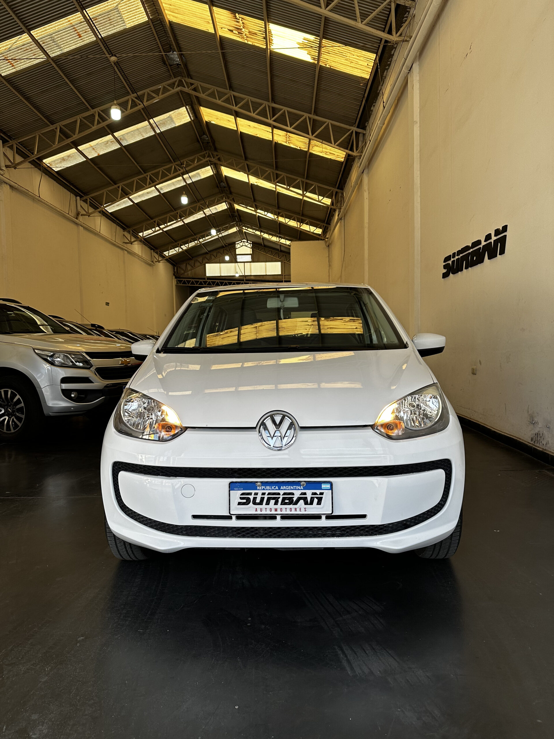 
								Volkswagen UP 1.0 Move 5p full									