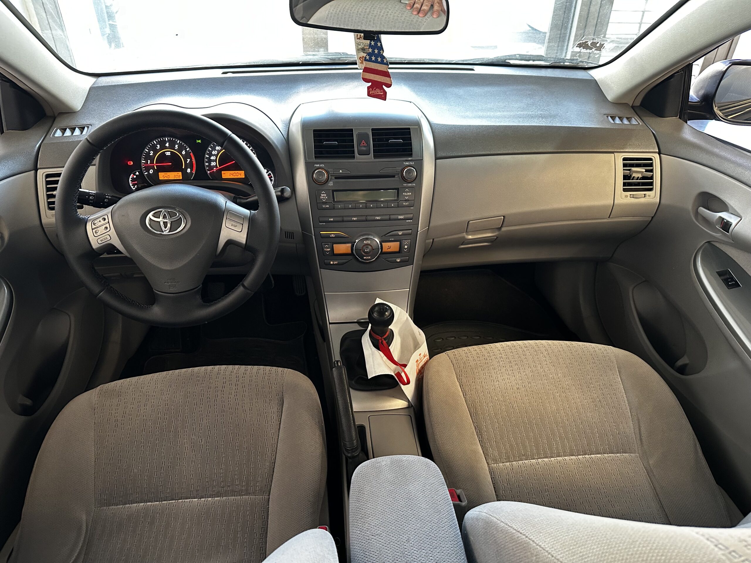 
								TOYOTA COROLLA 1.8 XEI Mt full									