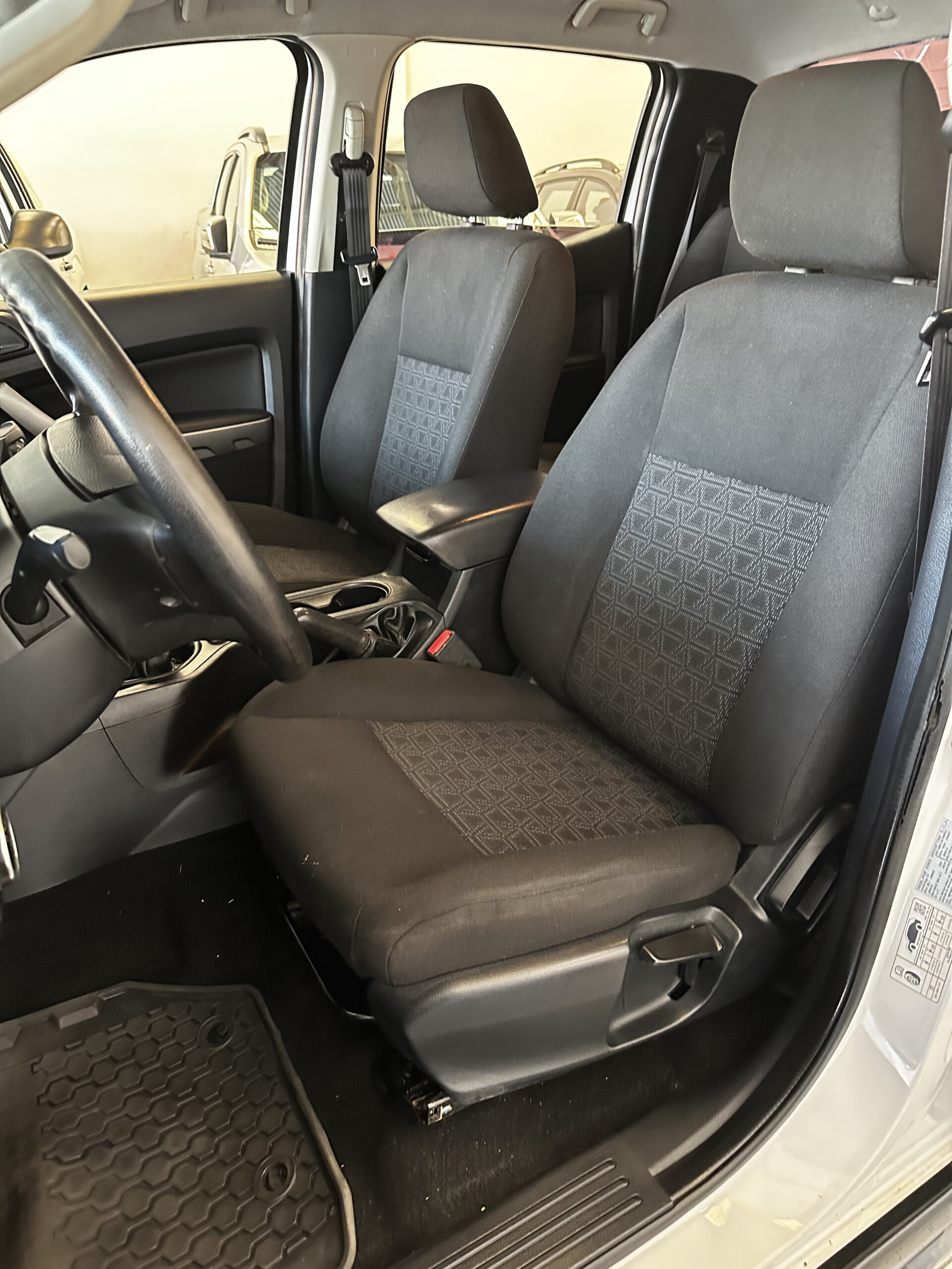 
								Ford Ranger 3.2 XLS DC 4×4 full									