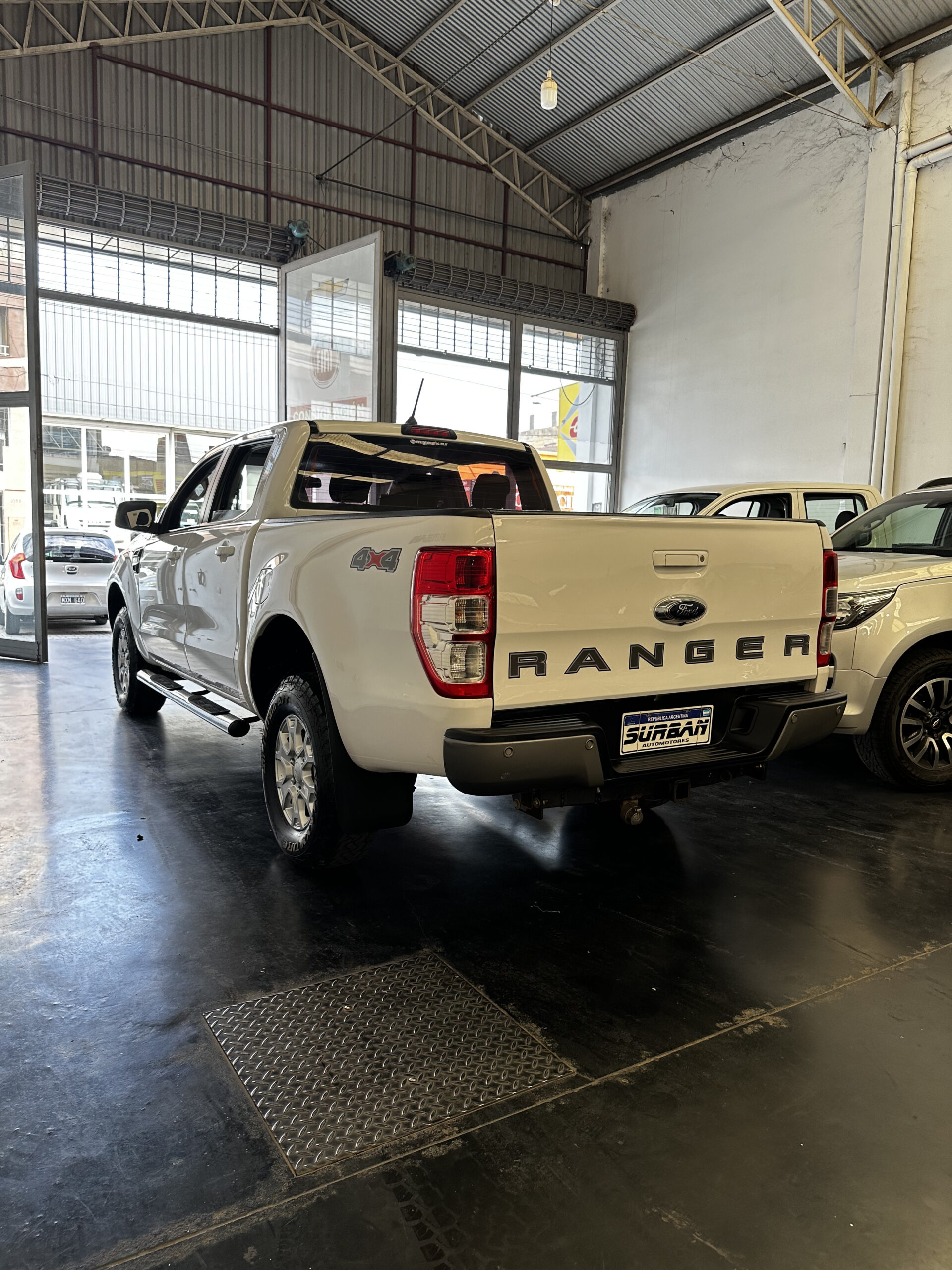 
								Ford Ranger 3.2 XLS DC 4×4 full									
