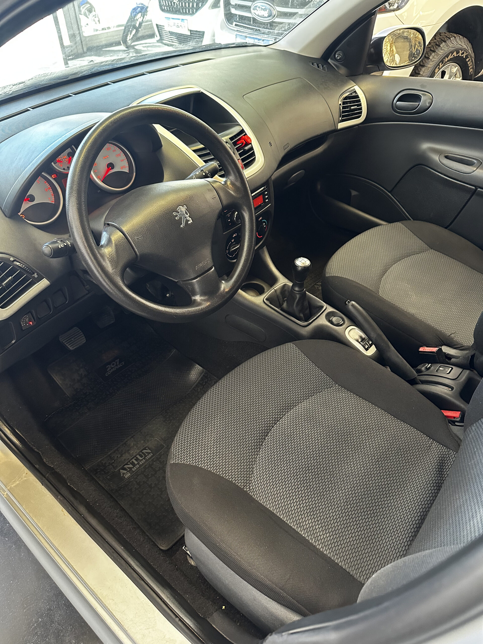 
								Peugeot 207 1.4 Allure 5P full									