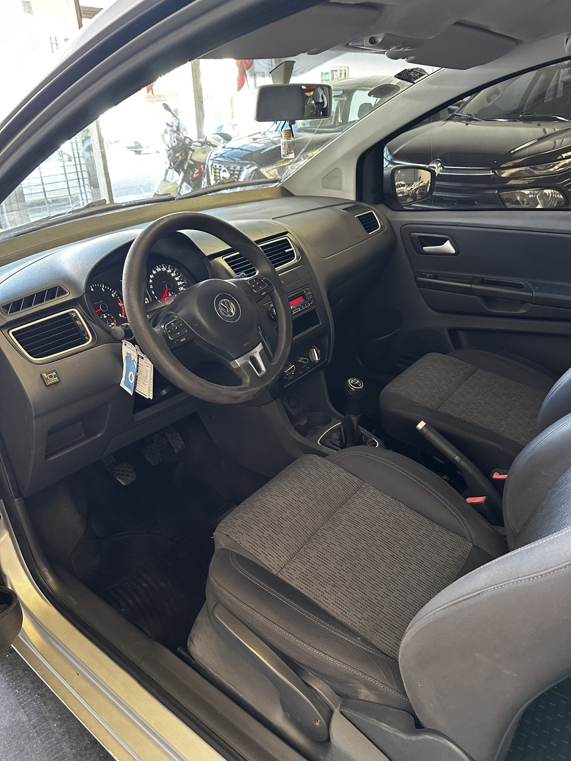 
								VOLKSWAGEN FOX 1.6 Trendline 3P full									