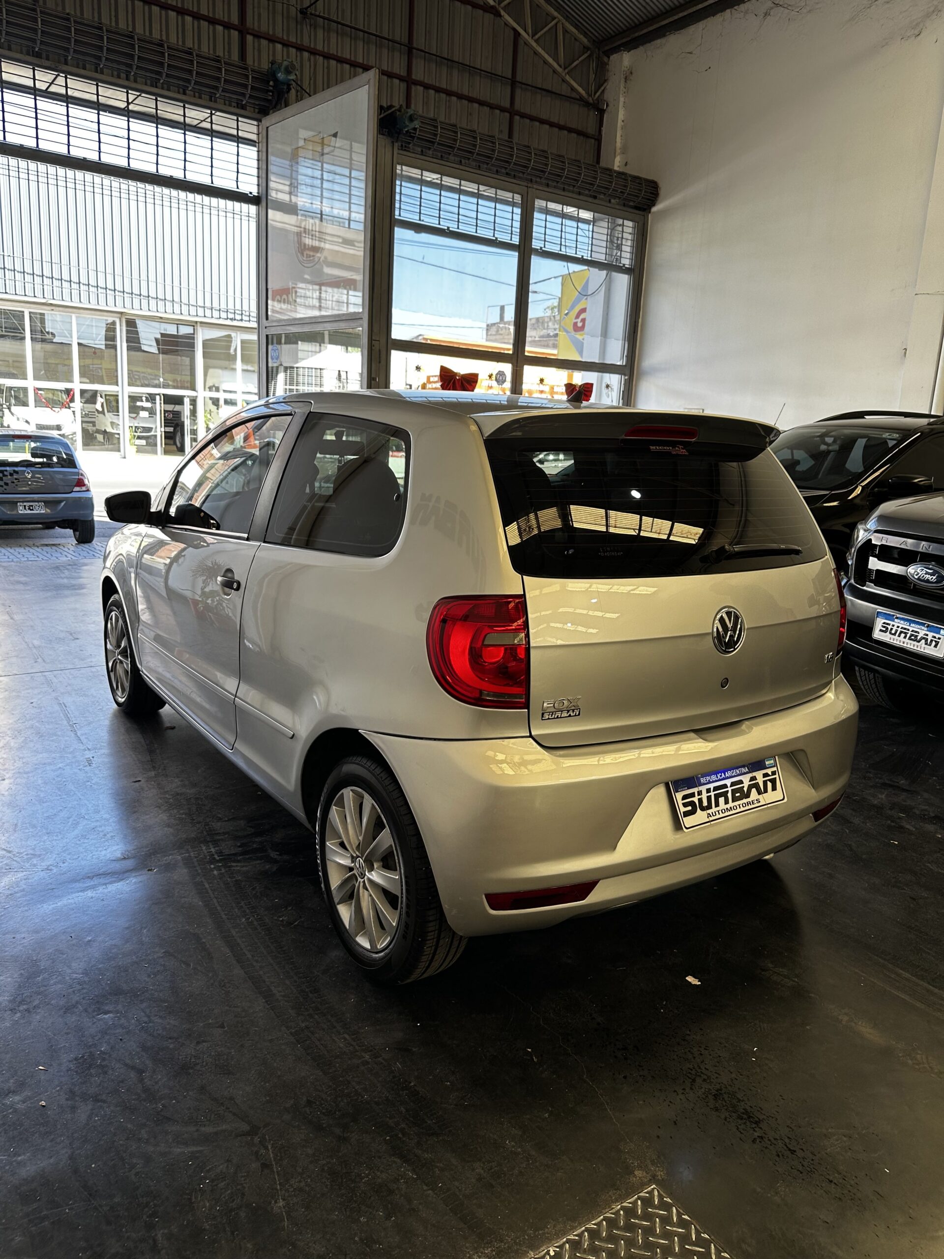 
								VOLKSWAGEN FOX 1.6 Trendline 3P full									