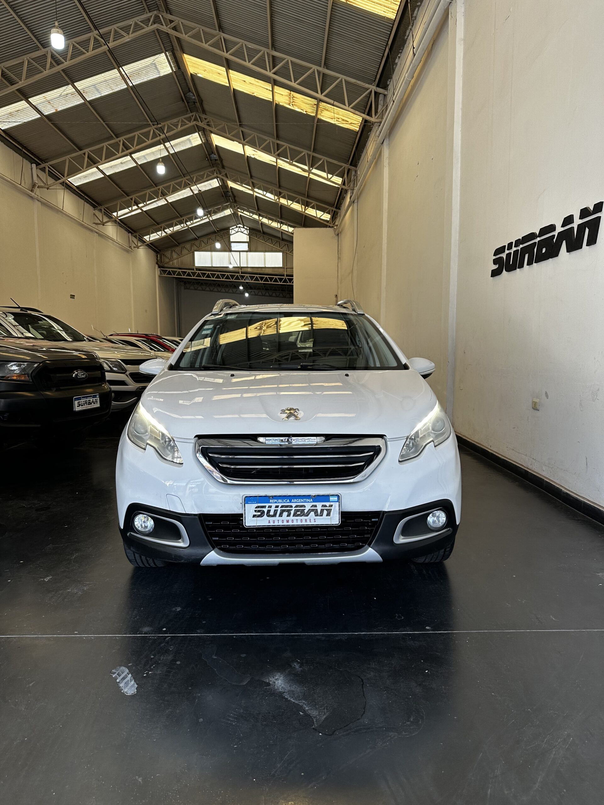 
								PEUGEOT 2008 Allure 1.6 GNC full									