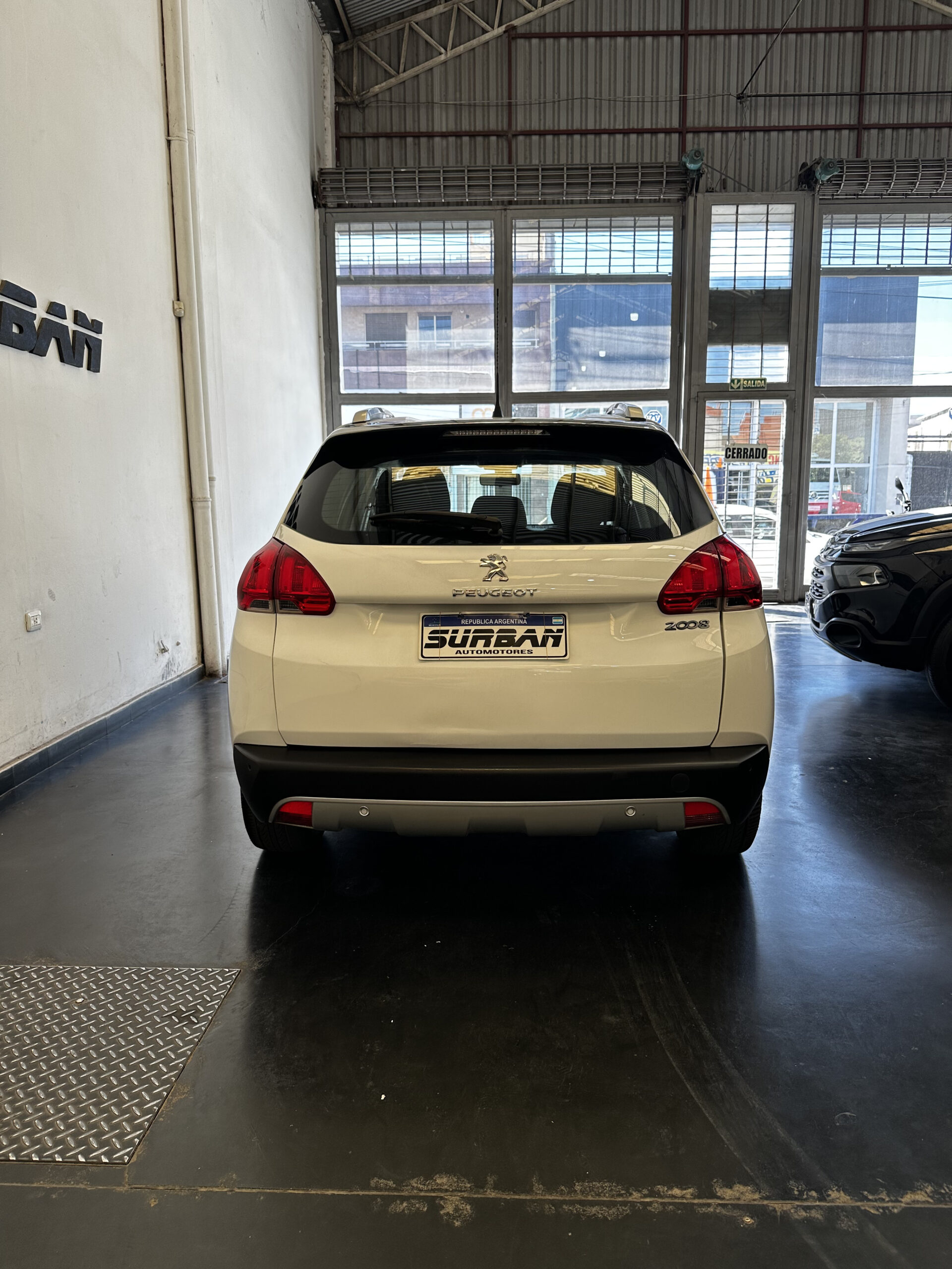 
								PEUGEOT 2008 Allure 1.6 GNC full									