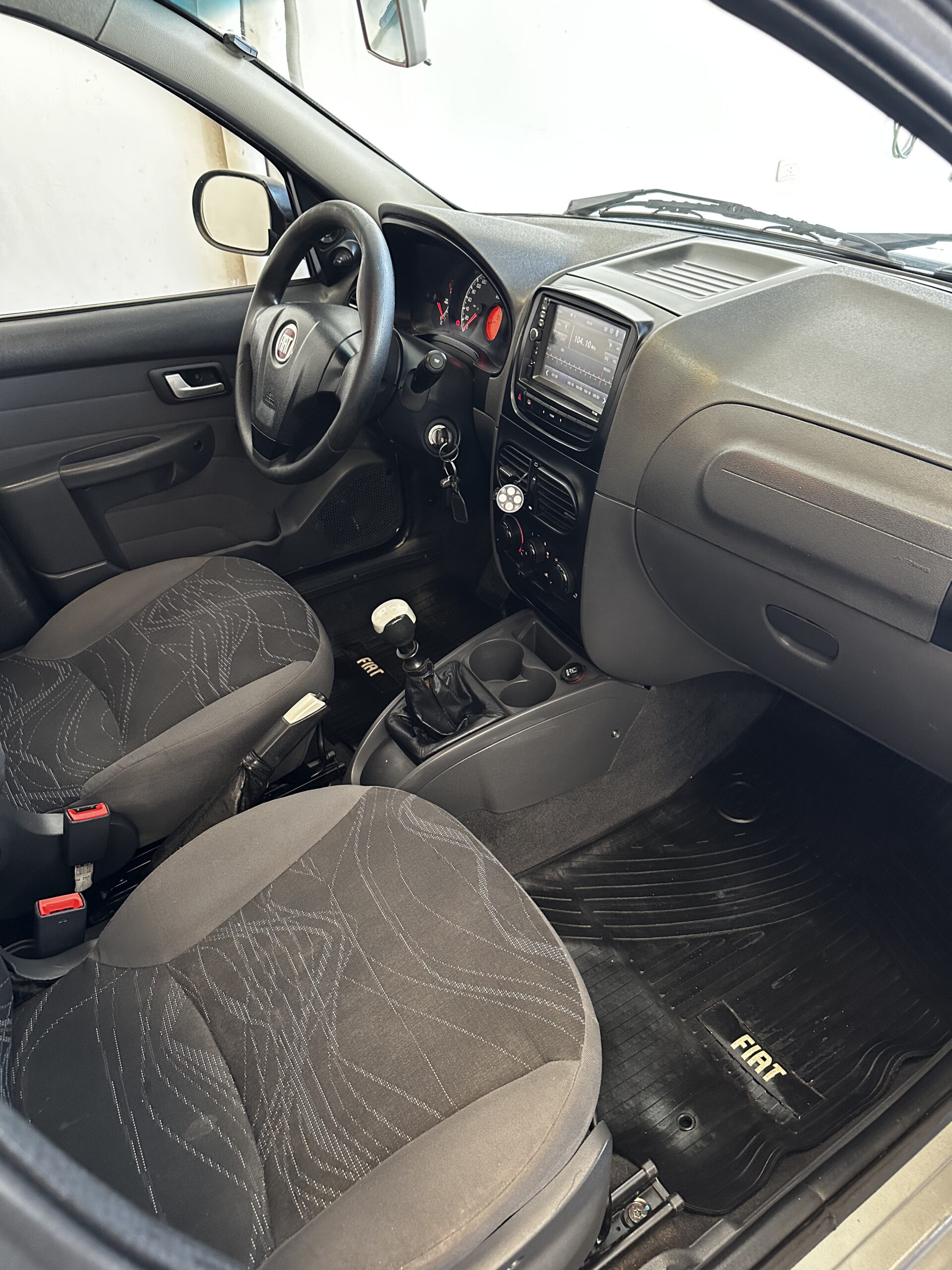 
								FIAT SIENA 1.4 GNC full									