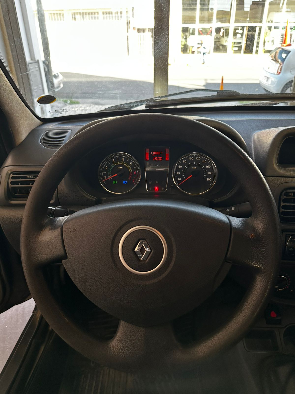 
								RENAULT CLIO 1.2 Mio Expression 5P full									