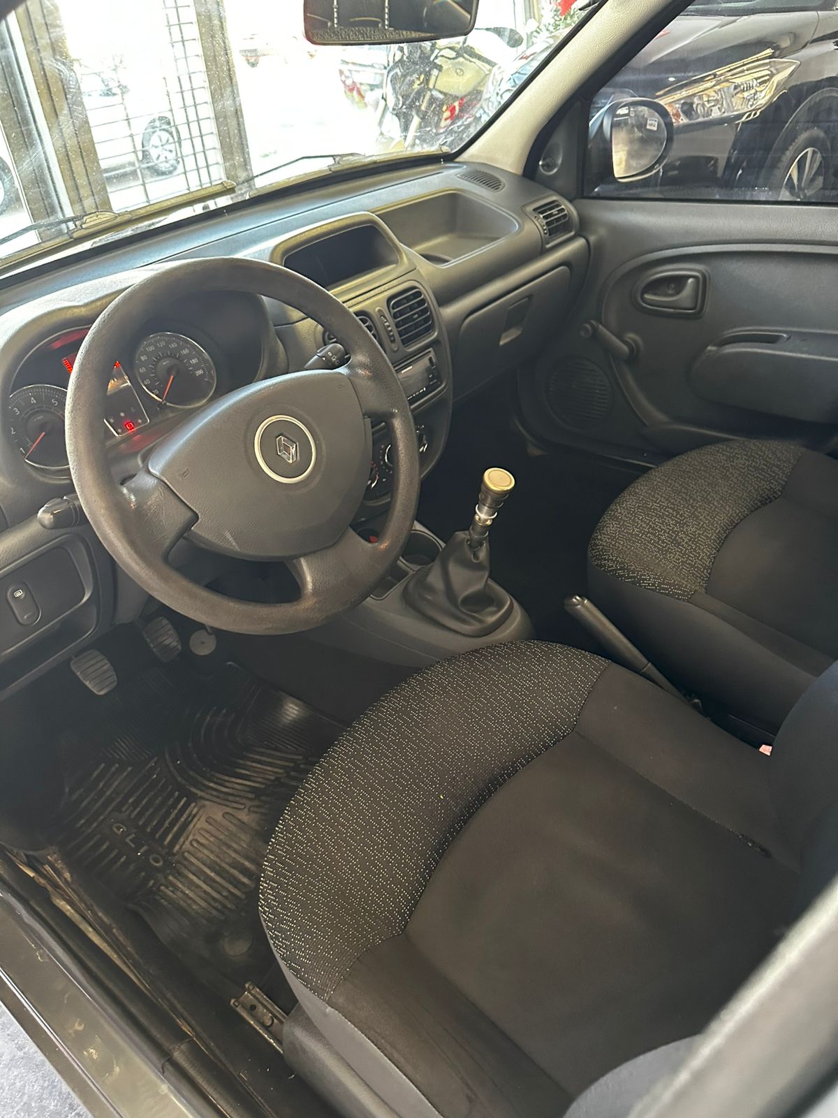 
								RENAULT CLIO 1.2 Mio Expression 5P full									