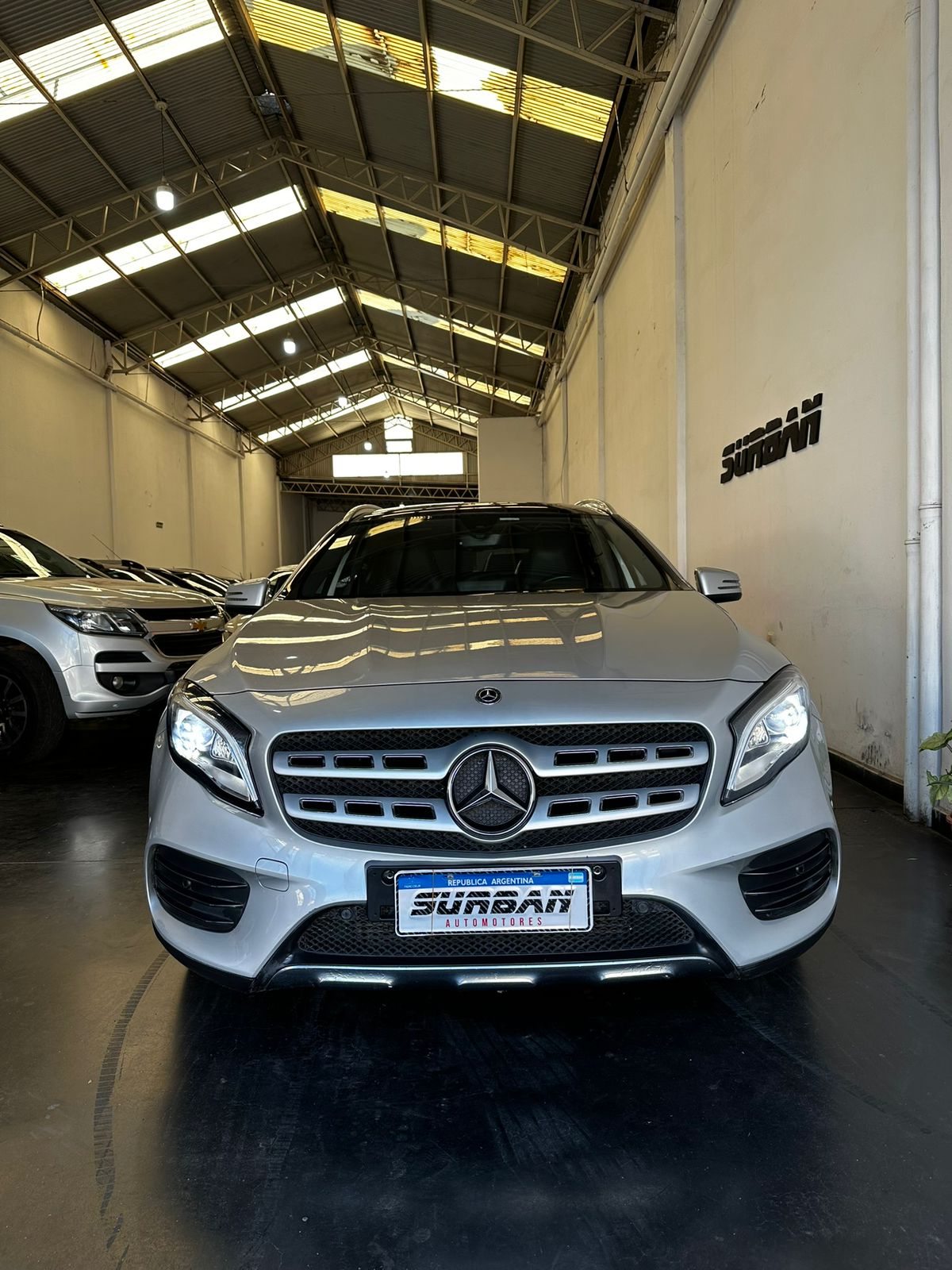 
								MERCEDES BENZ GLA 250 4 matic full									