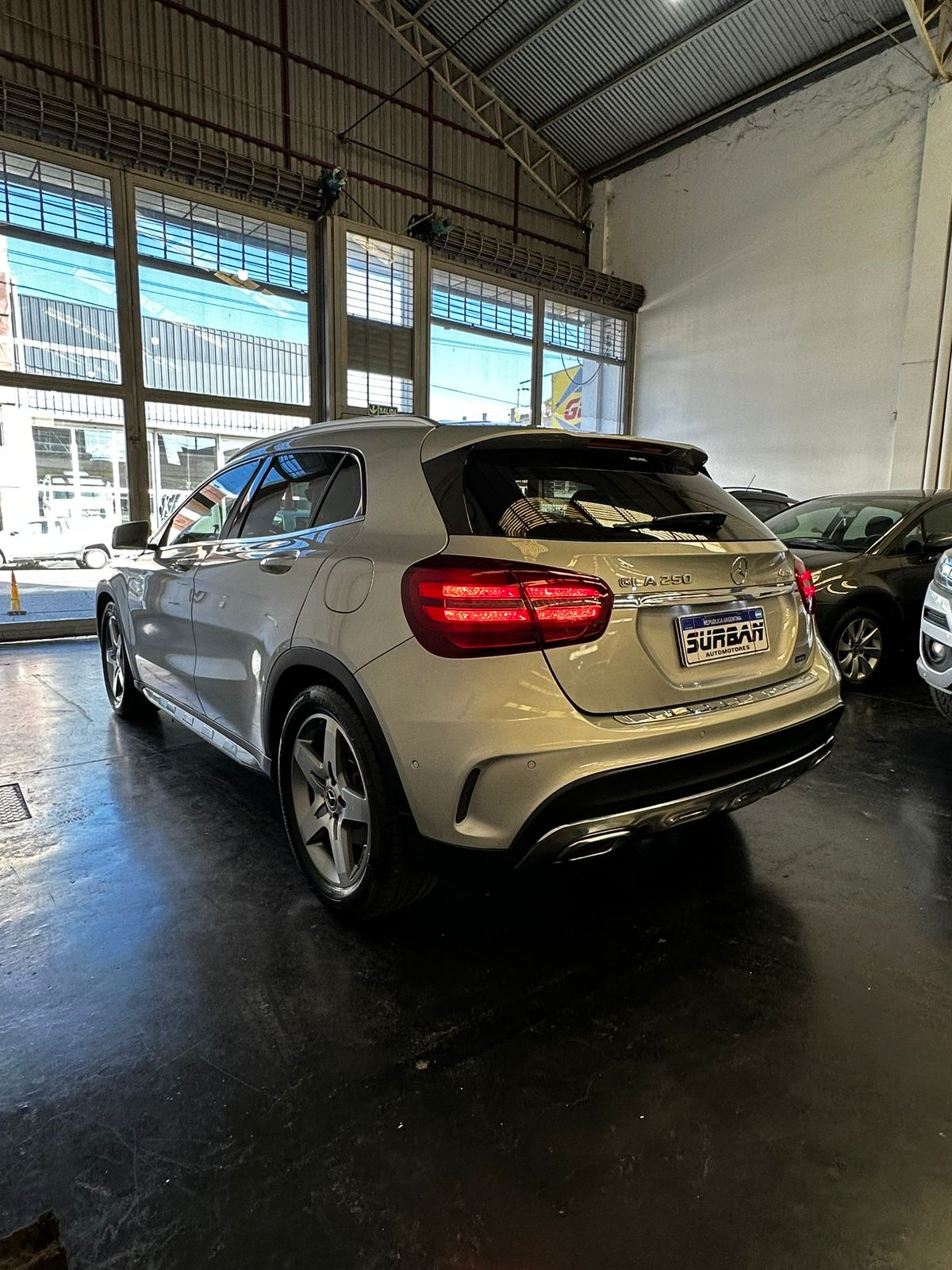 
								MERCEDES BENZ GLA 250 4 matic full									