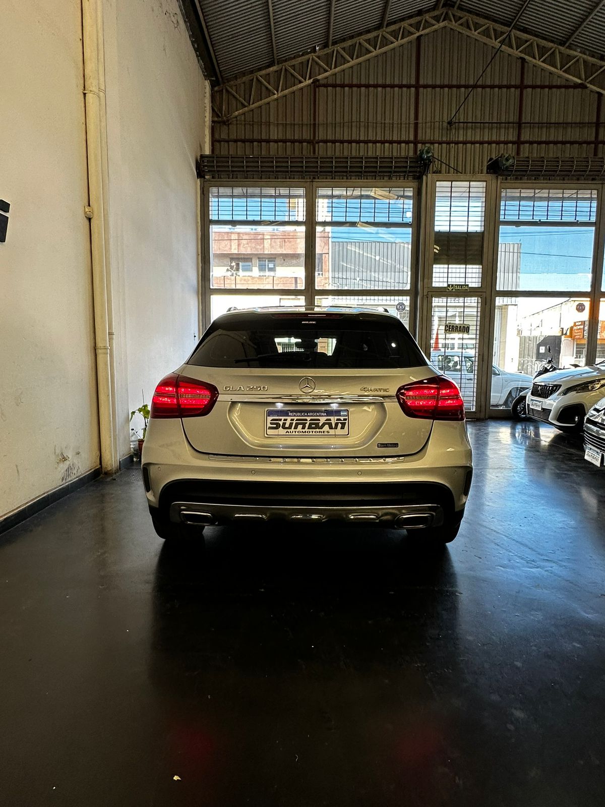 
								MERCEDES BENZ GLA 250 4 matic full									