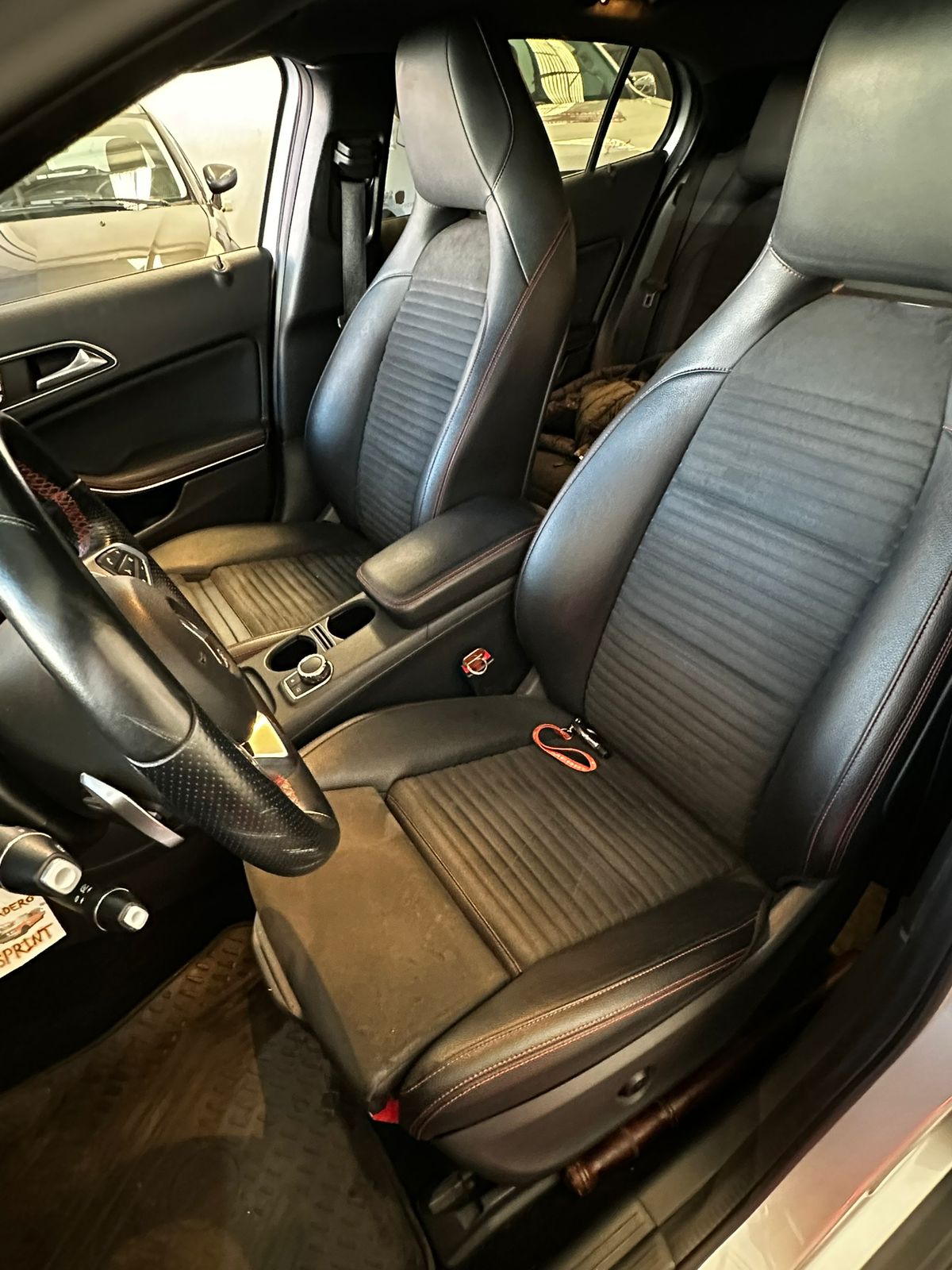 
								MERCEDES BENZ GLA 250 4 matic full									