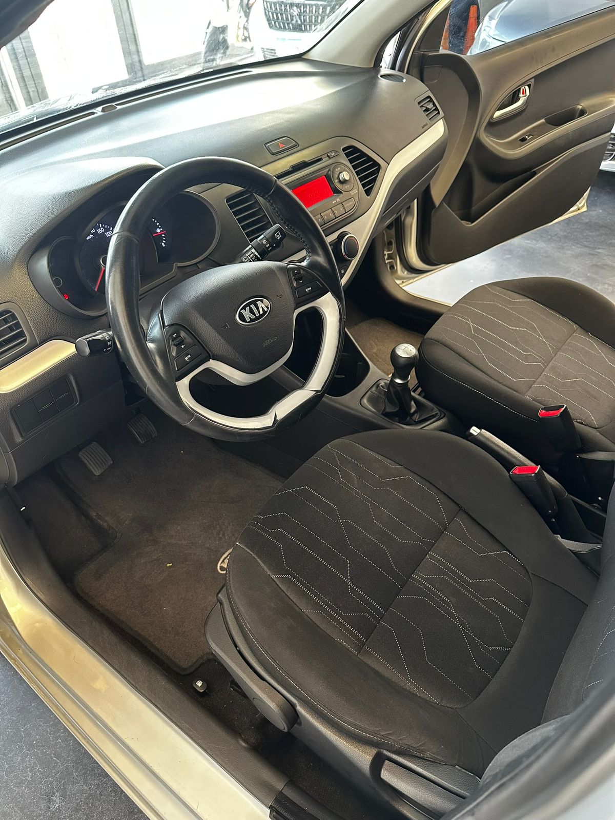 
								KIA PICCANTO 1.2 EX full									