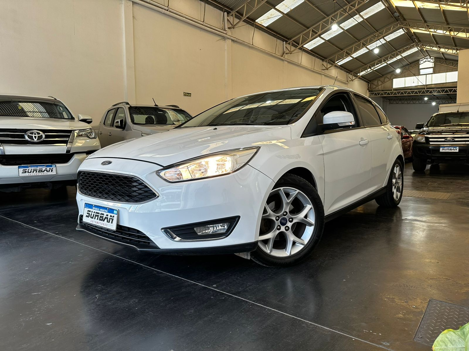 
								FORD FOCUS 2.0 SE Plus 5p Power Shift full									