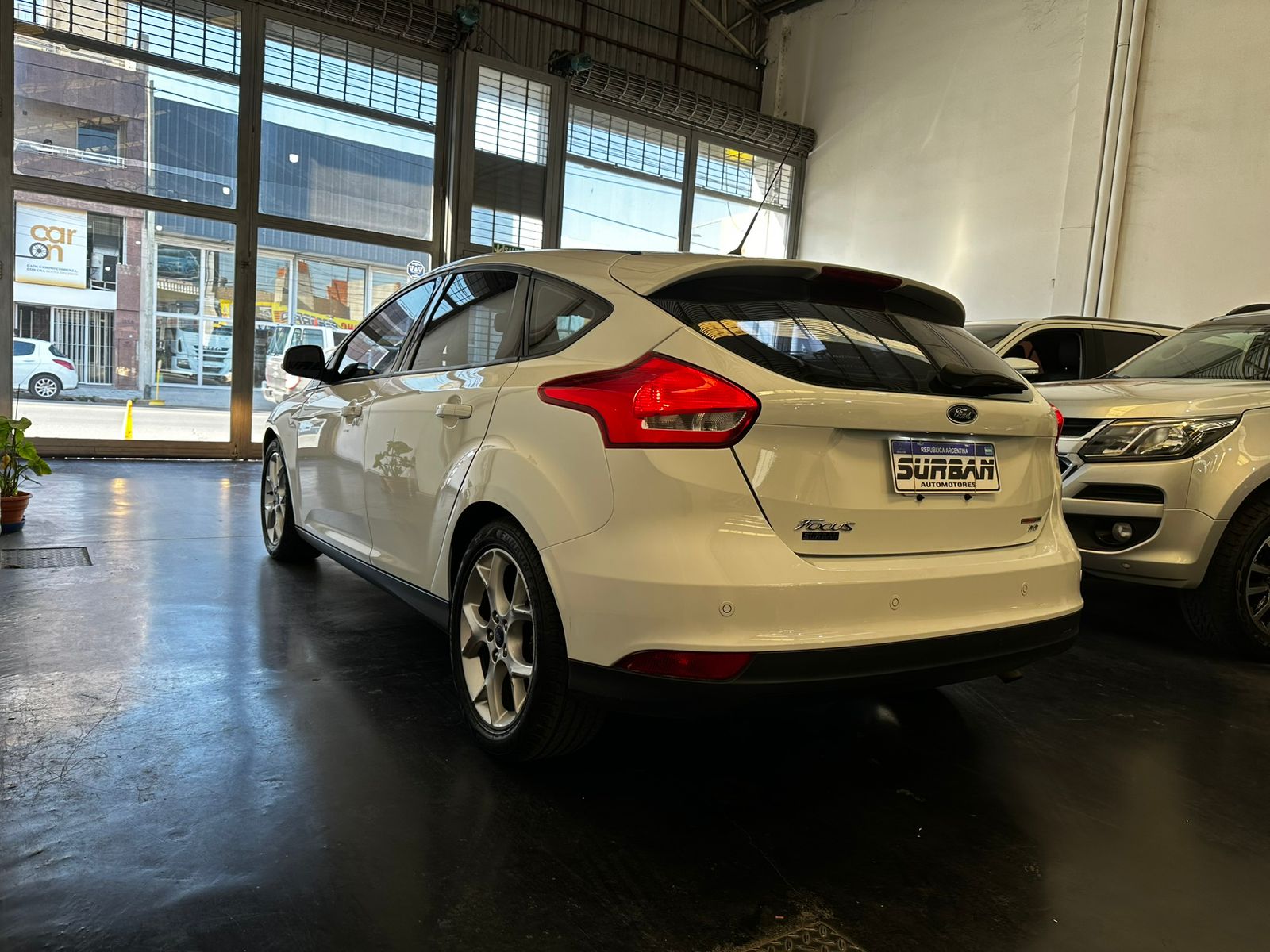 
								FORD FOCUS 2.0 SE Plus 5p Power Shift full									