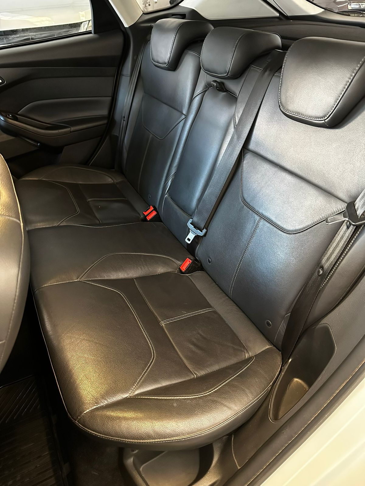 
								FORD FOCUS 2.0 SE Plus 5p Power Shift full									