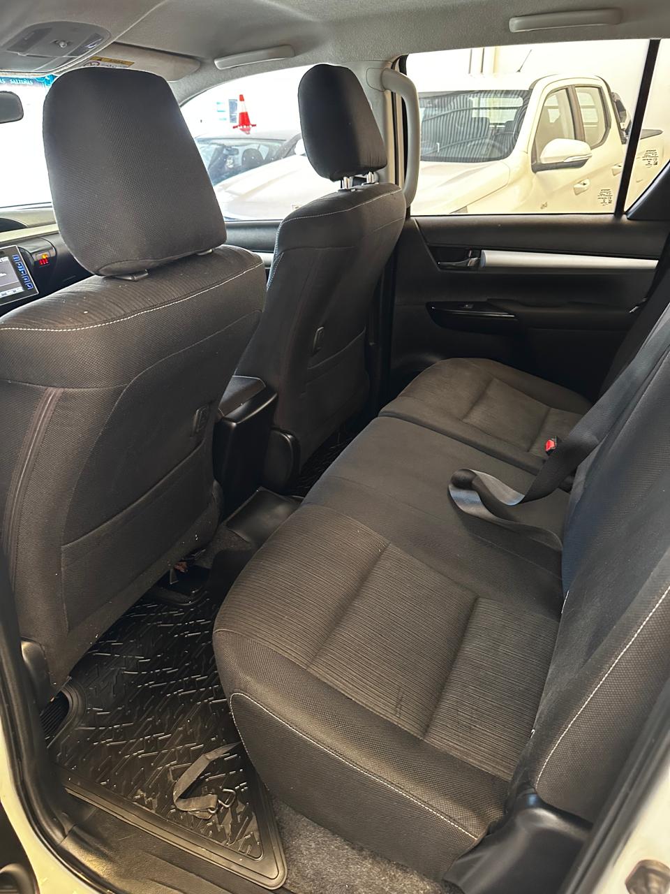 
								TOYOTA HILUX SR 2.8 4×4 DC full									