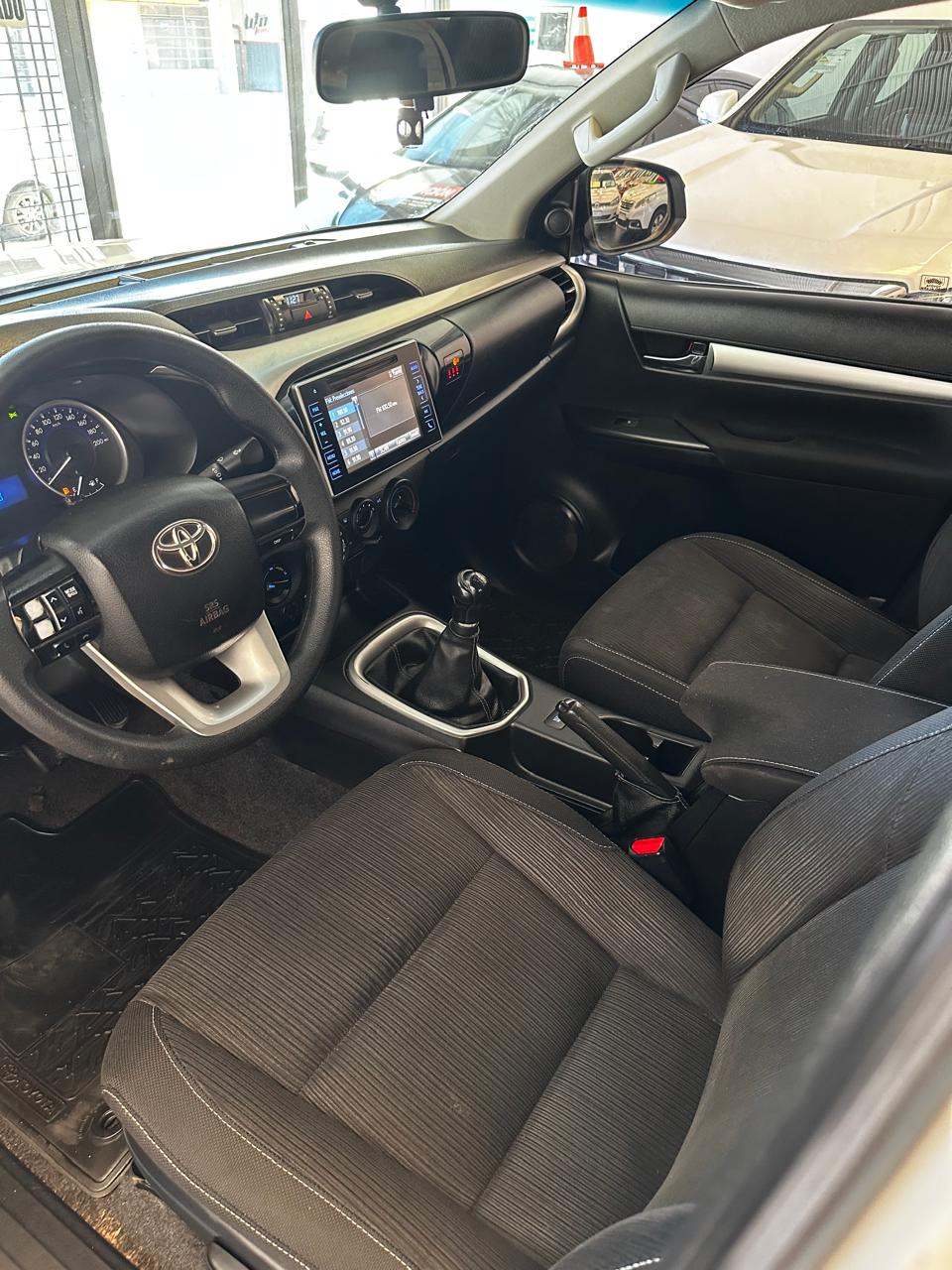 
								TOYOTA HILUX SR 2.8 4×4 DC full									