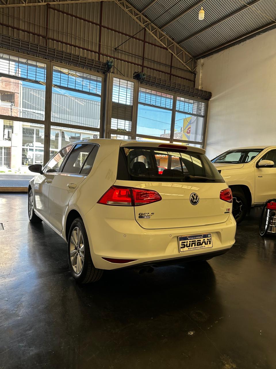 
								Volkswagen Golf 1.4 Tsi Bluemotion Confortline full									