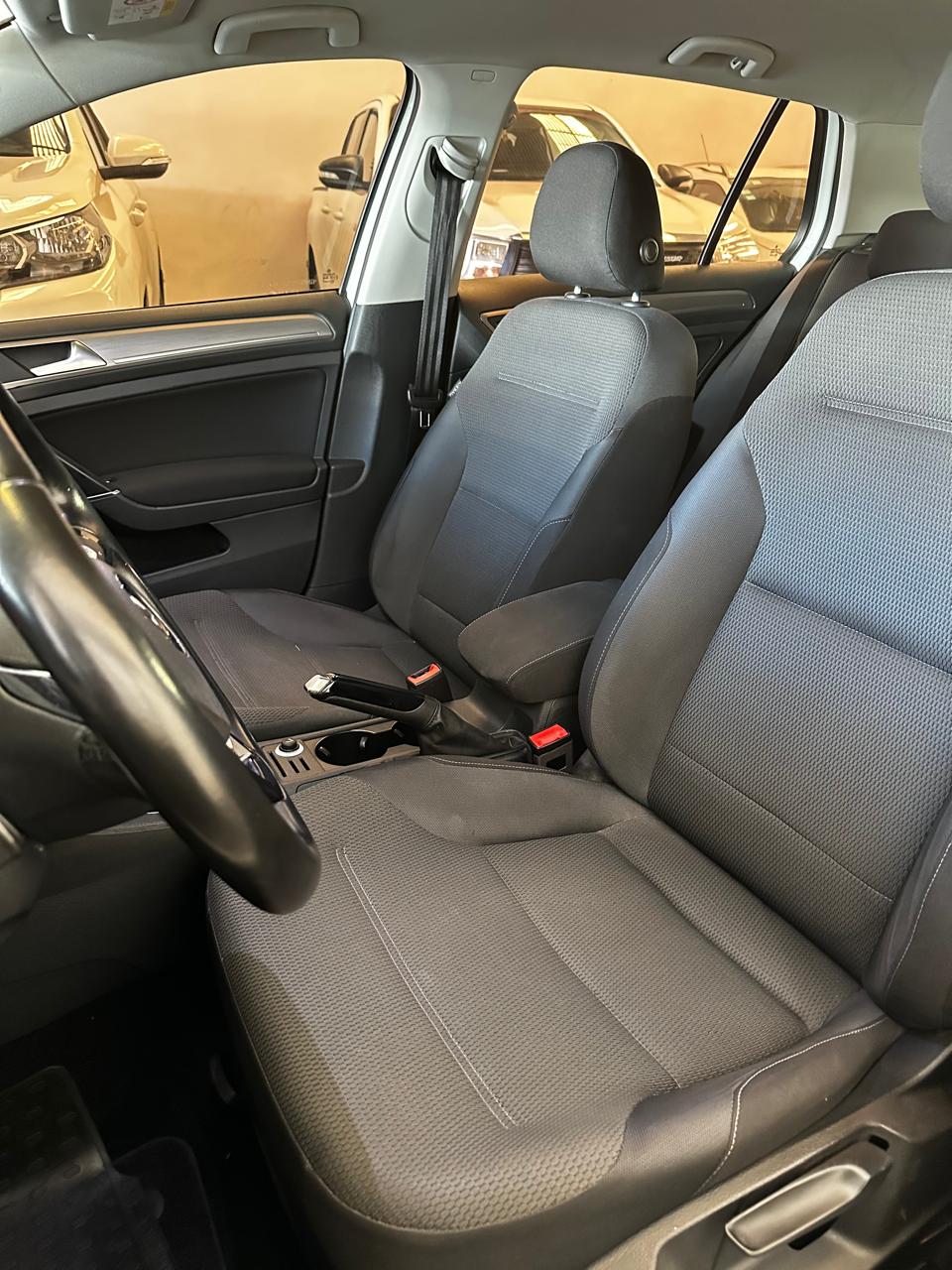 
								Volkswagen Golf 1.4 Tsi Bluemotion Confortline full									