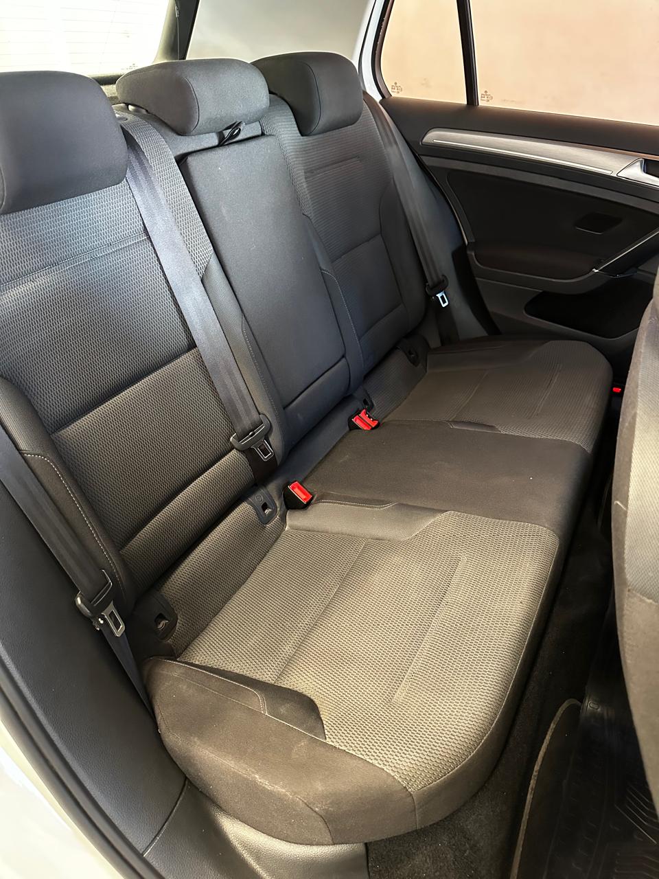 
								Volkswagen Golf 1.4 Tsi Bluemotion Confortline full									