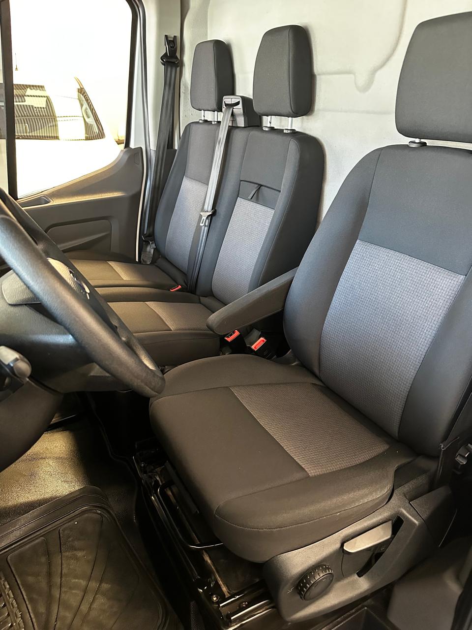 
								Ford Transit 2.2 Tdi Furgón Largo full									