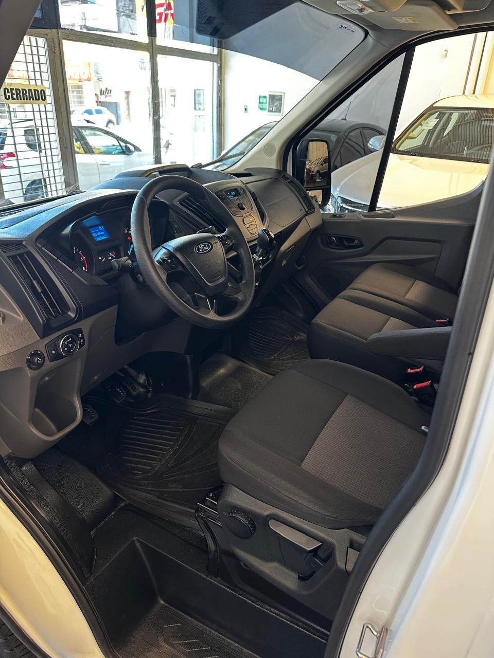 
								Ford Transit 2.2 Tdi Furgón Largo full									